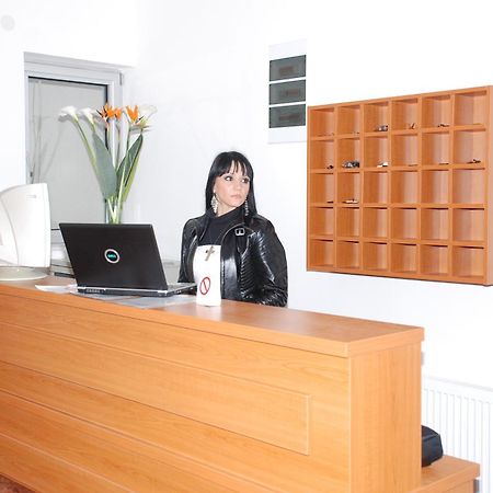 M Garni Hotel Враня Екстериор снимка