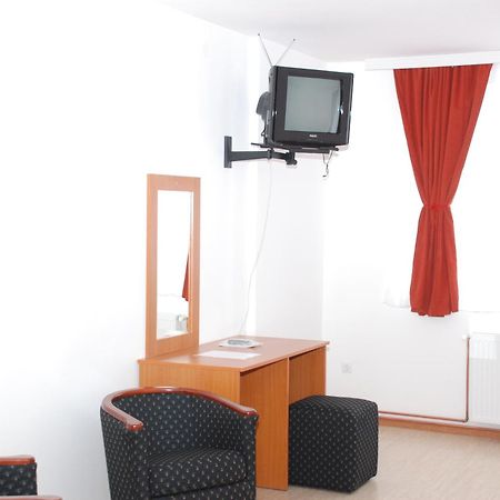 M Garni Hotel Враня Екстериор снимка