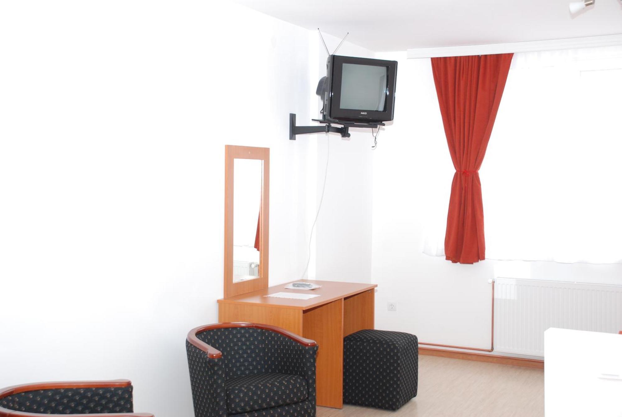 M Garni Hotel Враня Екстериор снимка