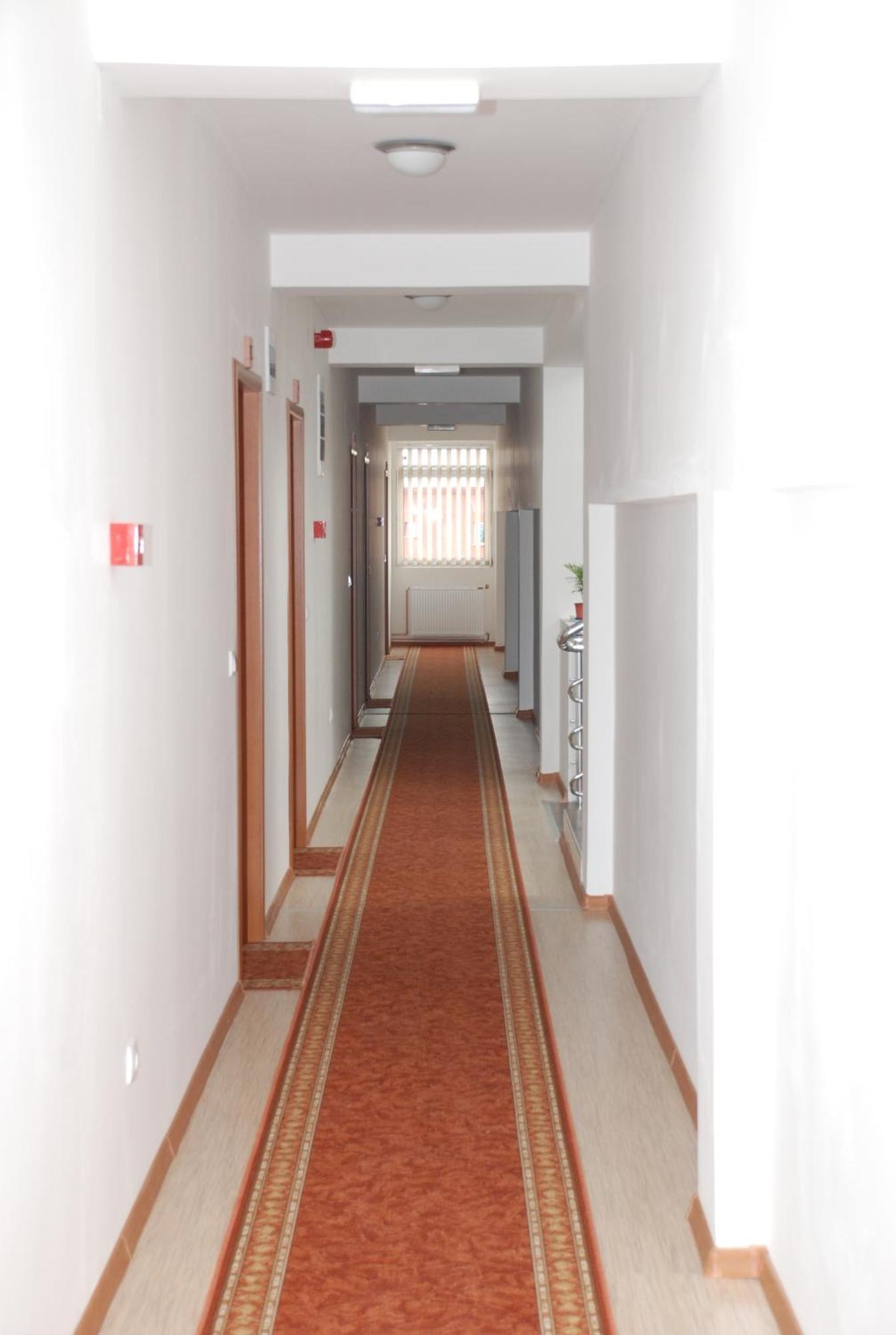 M Garni Hotel Враня Екстериор снимка