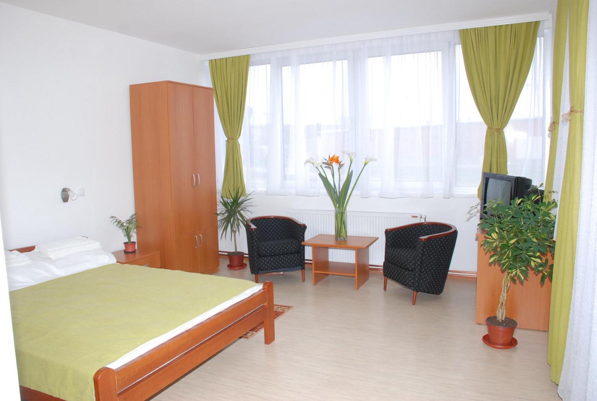 M Garni Hotel Враня Екстериор снимка