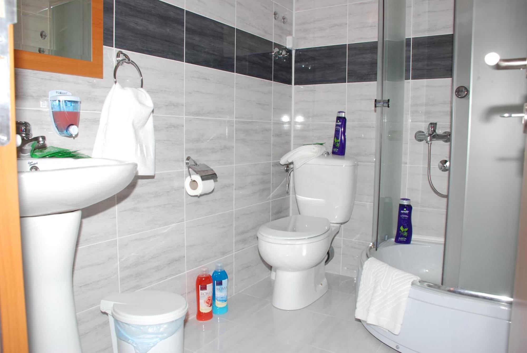 M Garni Hotel Враня Екстериор снимка