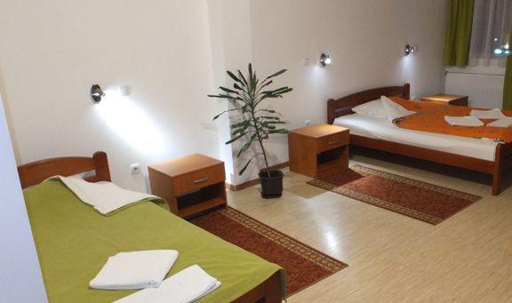 M Garni Hotel Враня Екстериор снимка